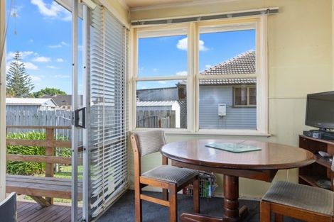 Photo of property in 44 Ross Crescent, Fairfield, Hamilton, 3214