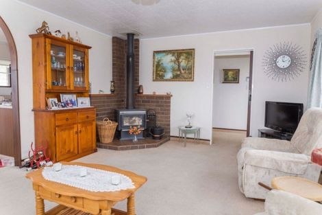 Photo of property in 44 Allardice Street, Dannevirke, 4930