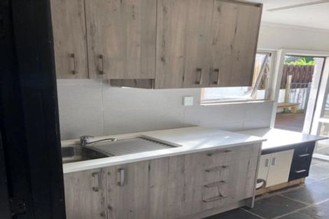 Photo of property in 208 Don Buck Road, Massey, Auckland, 0614