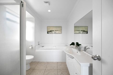 Photo of property in 20 Holford Place, Huntington, Hamilton, 3210