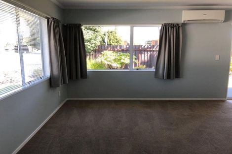 Photo of property in 9 Hilton Road, St Andrews, Hamilton, 3200