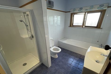 Photo of property in 27 Hackthorne Road, Cashmere, Christchurch, 8022