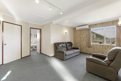 Photo of property in 70 Karewa Parade, Papamoa Beach, Papamoa, 3118