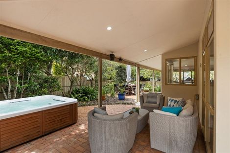Photo of property in 484 Beach Road, Murrays Bay, Auckland, 0630