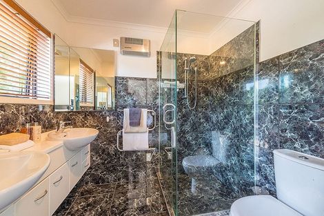 Photo of property in 74 Old Railway Road, Kumeu, 0892