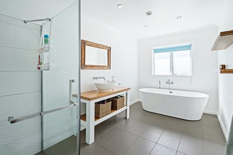 Photo of property in 22 Charles Court, Lake Hawea, Wanaka, 9382