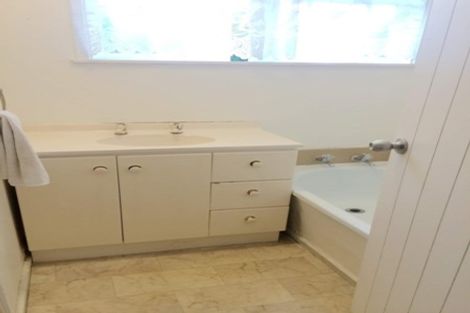 Photo of property in 23 Hill Crescent, New Lynn, Auckland, 0600