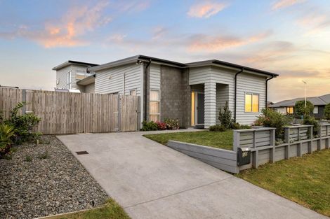 Photo of property in 120 Puhirake Crescent, Pyes Pa, Tauranga, 3112
