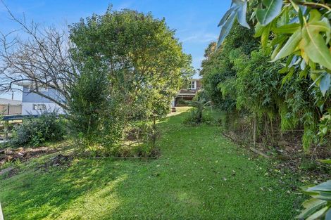 Photo of property in 30 Sylvan Crescent, Te Atatu South, Auckland, 0610