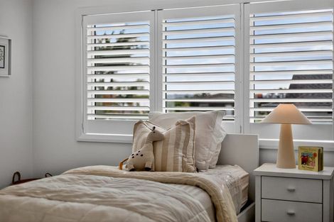 Photo of property in 27 St Michaels Avenue, Point Chevalier, Auckland, 1022
