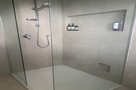 Photo of property in 25 Clairville Crescent, Wai O Taiki Bay, Auckland, 1072