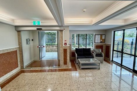 Photo of property in 4/99 Mokoia Road, Birkenhead, Auckland, 0626