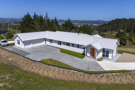 Photo of property in 409 Old North Road, Kumeu, 0892