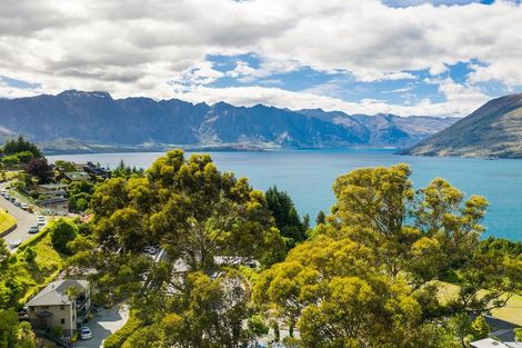 Photo of property in 44 Arawata Terrace, Sunshine Bay, Queenstown, 9300