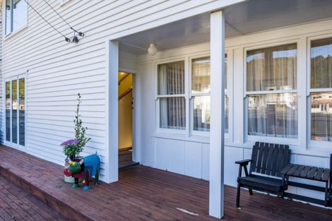 Photo of property in 209b Waddington Drive, Naenae, Lower Hutt, 5011