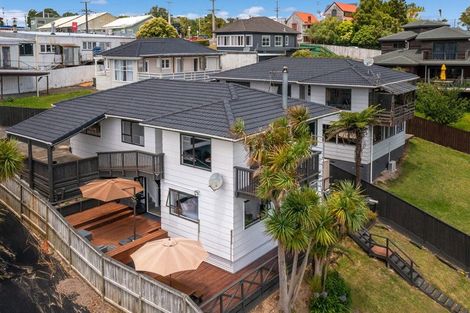 Photo of property in 1/38 Birkdale Road, Birkdale, Auckland, 0626