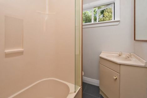 Photo of property in 12 Packe Street, Edgeware, Christchurch, 8013