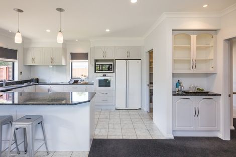 Photo of property in 30 Grand Oaks Drive, Awapuni, Palmerston North, 4412