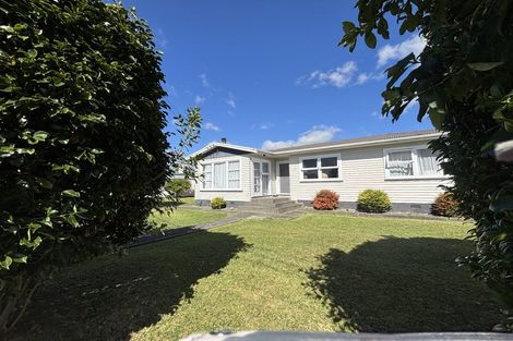 Photo of property in 2 Selwyn Street, Levin, 5510