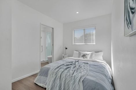 Photo of property in 1/109 Target Road, Totara Vale, Auckland, 0629