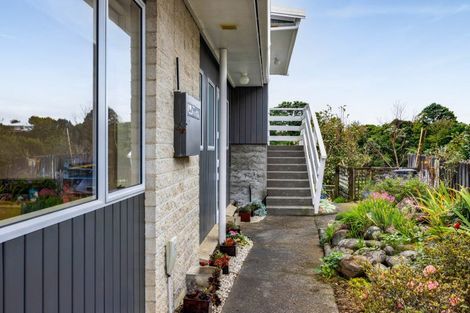 Photo of property in 17 Nevada Drive, Merrilands, New Plymouth, 4312