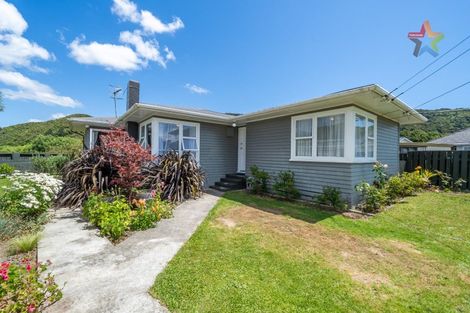 Photo of property in 5 Willow Grove, Wainuiomata, Lower Hutt, 5014