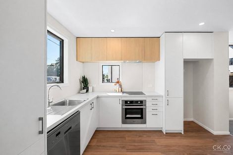Photo of property in 10/130 Cambridge Terrace, Fairfield, Lower Hutt, 5011