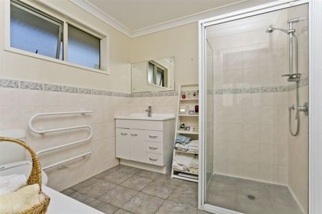 Photo of property in 39 Bluebird Crescent, Unsworth Heights, Auckland, 0632