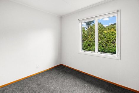 Photo of property in 31 Awanui Street, Merrilands, New Plymouth, 4312