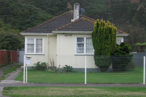 Photo of property in 127 Molesworth Street, Taita, Lower Hutt, 5011