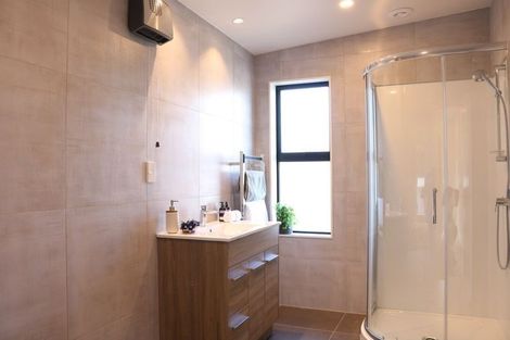 Photo of property in 2/5 Perekia Street, Albany, Auckland, 0632