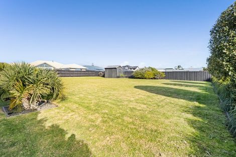 Photo of property in 17a Dolphin Parade, Bell Block, New Plymouth, 4312