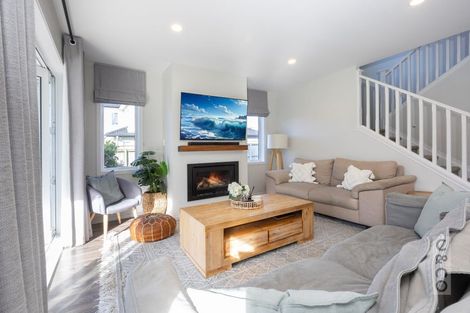 Photo of property in 11 Kahika Grove, Huapai, Kumeu, 0810