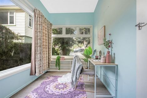 Photo of property in 5 Airlie Road, Plimmerton, Porirua, 5026