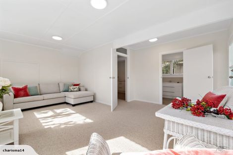 Photo of property in 33 Trig Road, Whitford, Howick, 2571