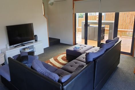 Photo of property in 2/274 Rangatira Road, Beach Haven, Auckland, 0626