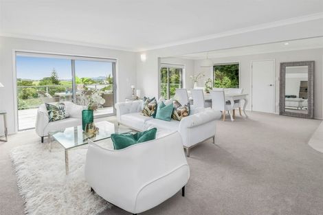 Photo of property in 19 Copperfield Terrace, Mellons Bay, Auckland, 2014