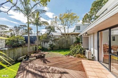 Photo of property in 2/8 Sunnynook Road, Sunnynook, Auckland, 0620