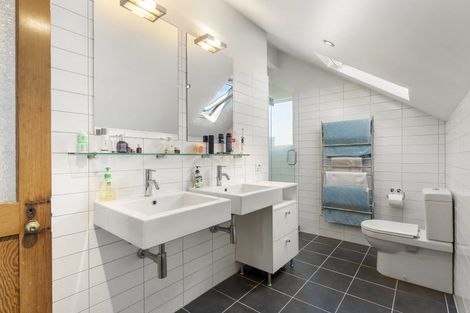 Photo of property in 42 Norwood Road, Bayswater, Auckland, 0622