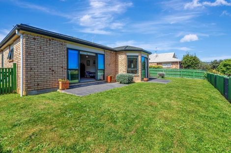 Photo of property in 13 Greenstone Place, Aotea, Porirua, 5024