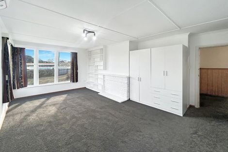 Photo of property in 14 Belfast Place, Roslyn, Palmerston North, 4414