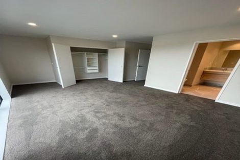 Photo of property in 2/58 Te Atatu Road, Te Atatu South, Auckland, 0610