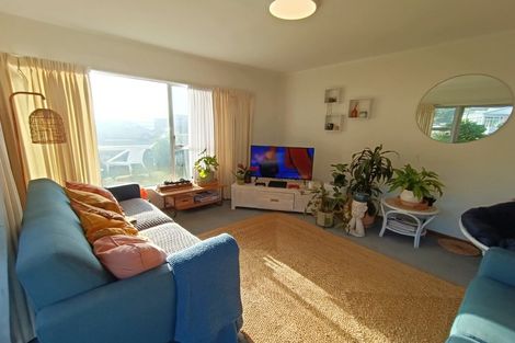 Photo of property in 73 Marine Parade, Seatoun, Wellington, 6022