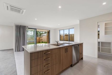 Photo of property in 45 Kaurinui Crescent, One Tree Point, 0118