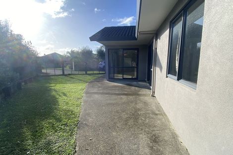 Photo of property in 10 Scarlet Oak Drive, Schnapper Rock, Auckland, 0632