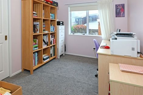 Photo of property in 2/100 Rhinevale Close, Henderson, Auckland, 0612