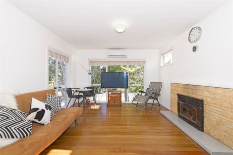 Photo of property in 209b Edmonton Road, Te Atatu South, Auckland, 0610