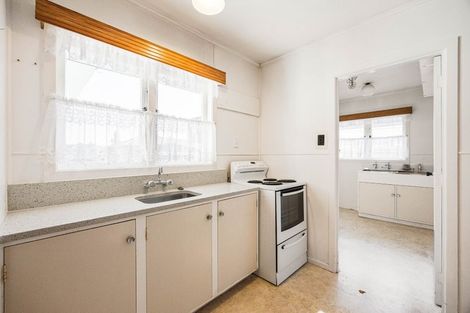 Photo of property in 116 Kervil Avenue, Te Atatu Peninsula, Auckland, 0610