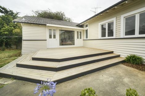 Photo of property in 17 Stewart Crescent, Hokowhitu, Palmerston North, 4410