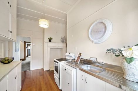 Photo of property in 1/28 Ngataringa Road, Devonport, Auckland, 0624